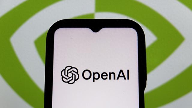英伟达拟为OpenAI数据中心提供2500亿美元融资担保